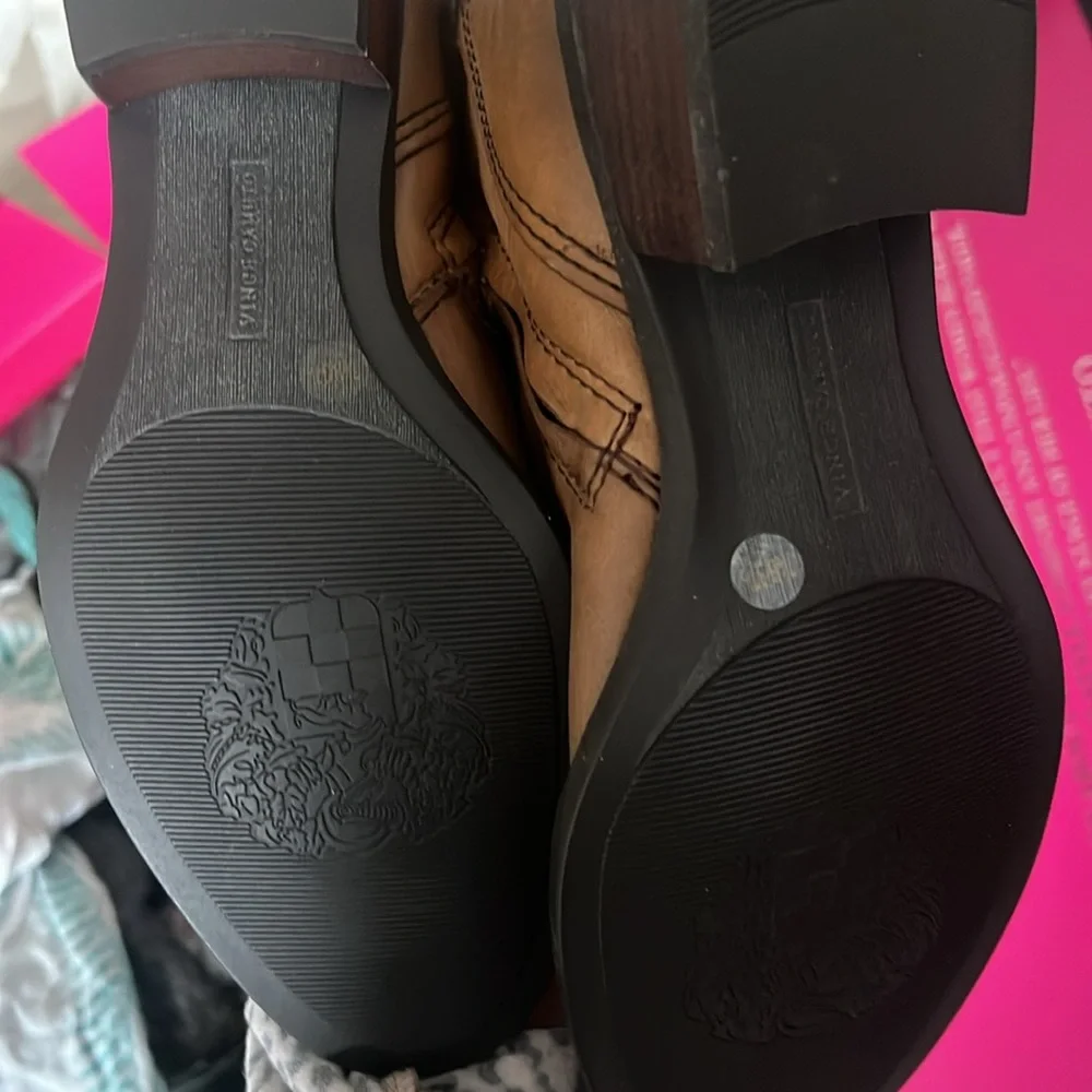 Vince Camuto
Bollo boots
7.5
New - Picture 4 of 6